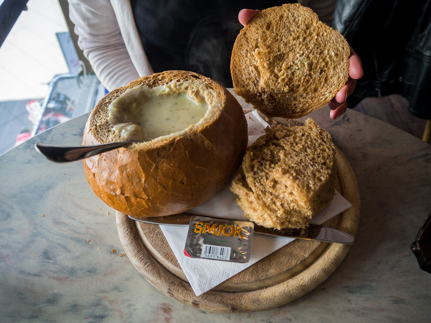 Soup in a bread im Svarta Kaffid © Cora Berger | greenshapedheart.de